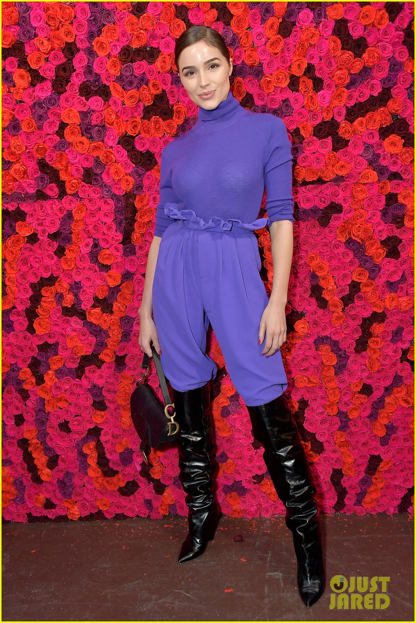 Victoria Justice & Madison Reed Have Sister Time at Alice + Olivia Presentation!