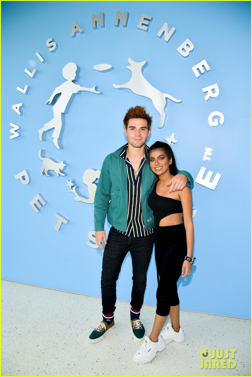 KJ Apa Volunteers at ASPCA with Bumble Contest Winner!