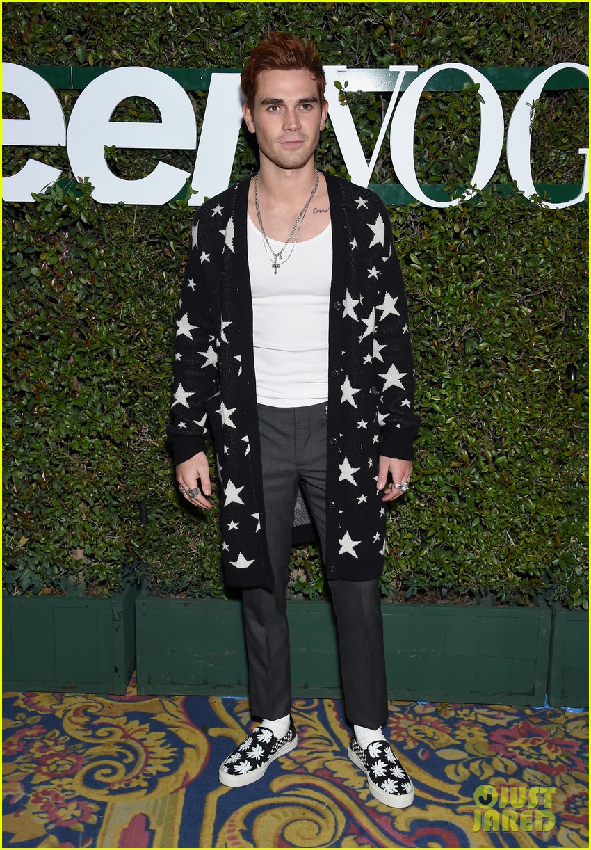 KJ Apa Performs with Hart Denton at Teen Vogue Party!