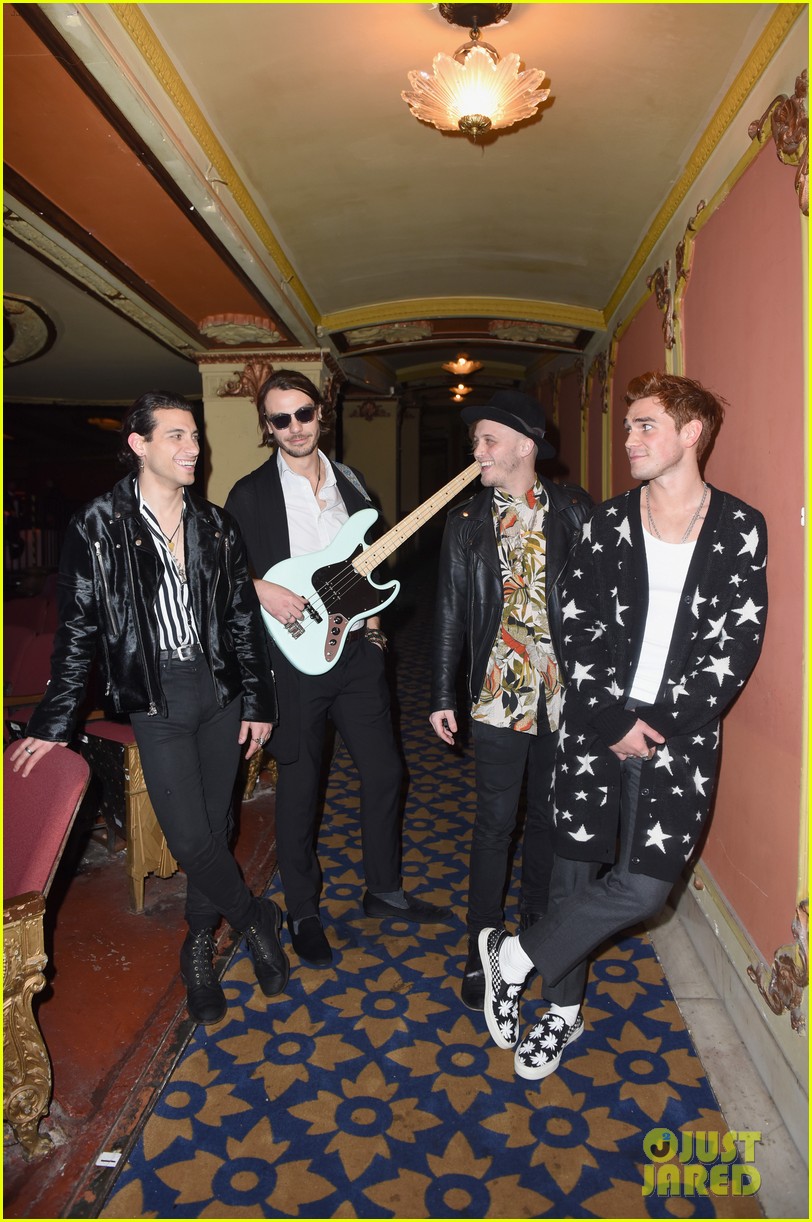 KJ Apa Performs with Hart Denton at Teen Vogue Party!