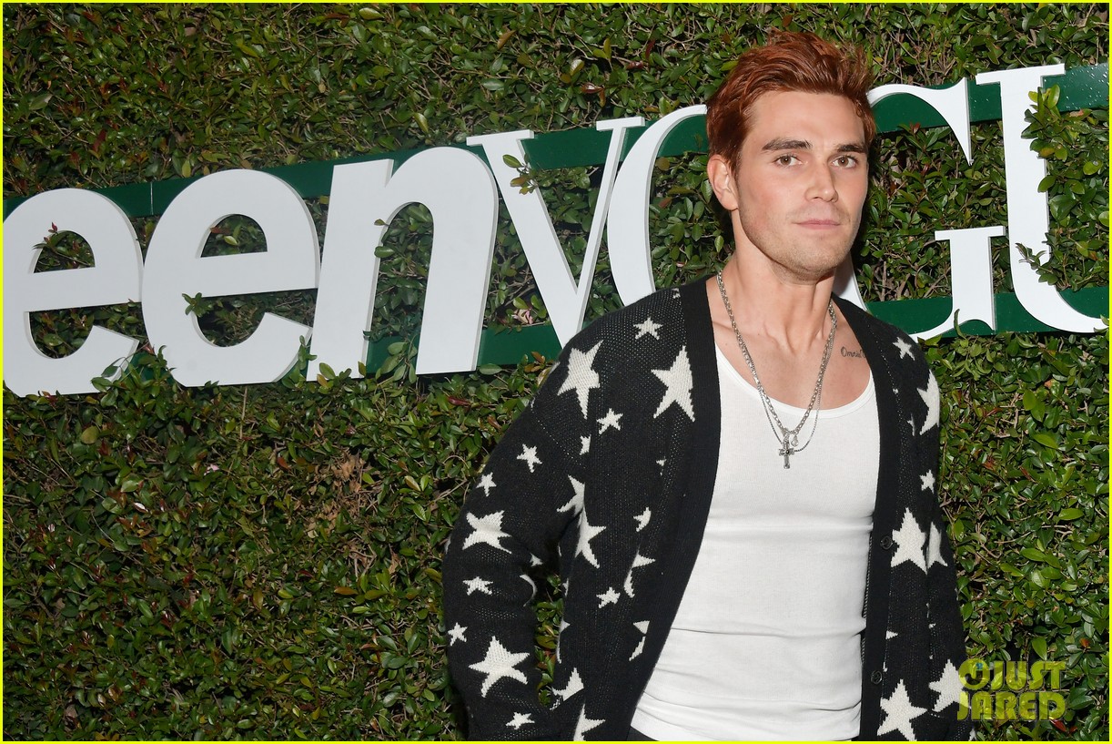 KJ Apa Performs with Hart Denton at Teen Vogue Party!