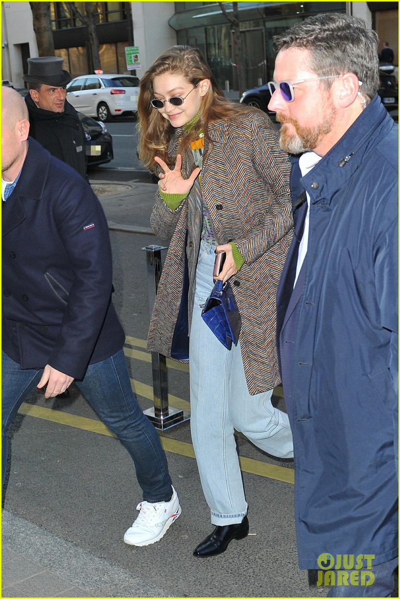 Gigi Hadid & Karlie Kloss Kick Off Paris Fashion Week Together!