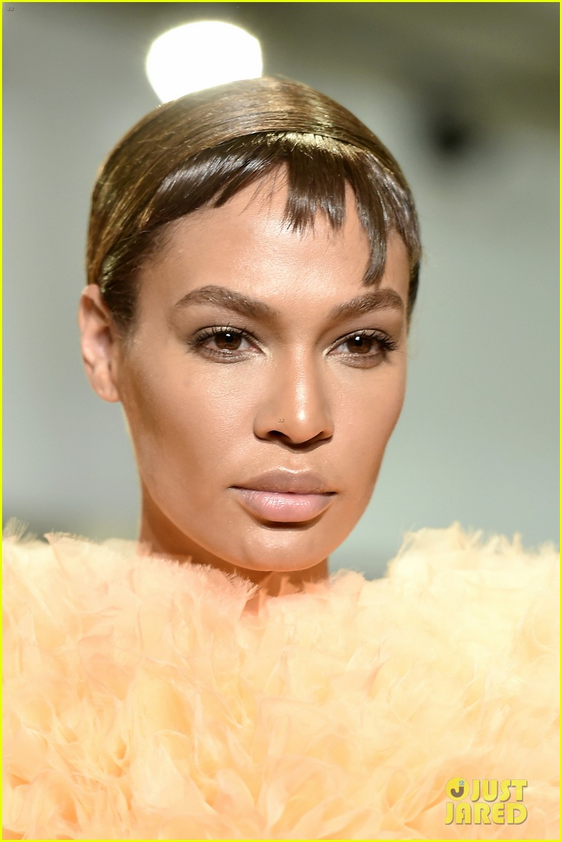 Rowan Blanchard & Bella Hadid Wear NYFW's 'Giant Dresses'