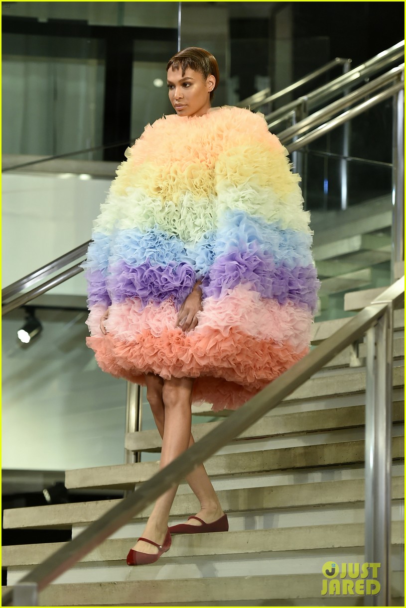 Rowan Blanchard & Bella Hadid Wear NYFW's 'Giant Dresses'