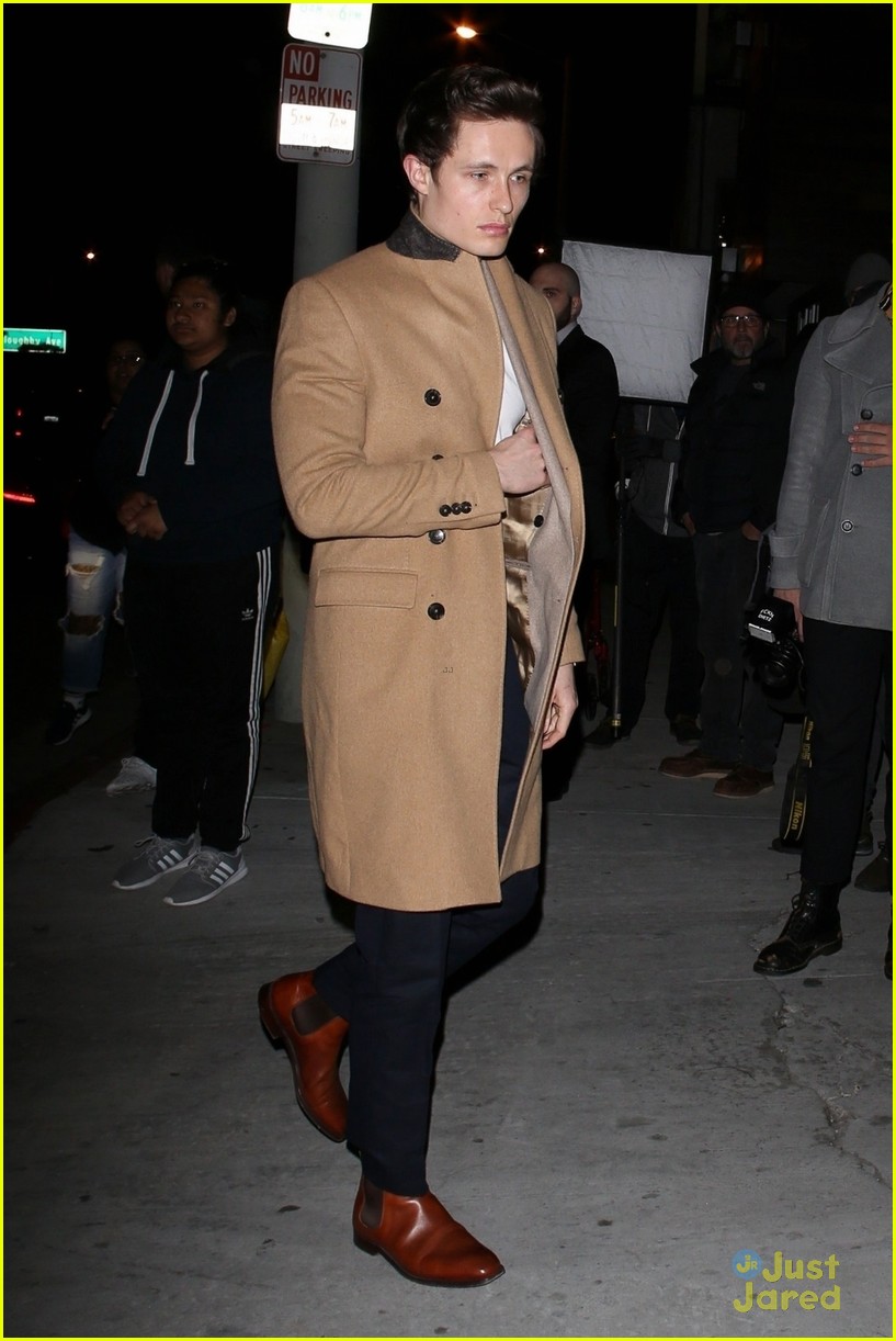 Inanna Sarkis, Skai Jackson & Abigail Cowen Hit Up Vanity Fair's Pre-Oscar Party