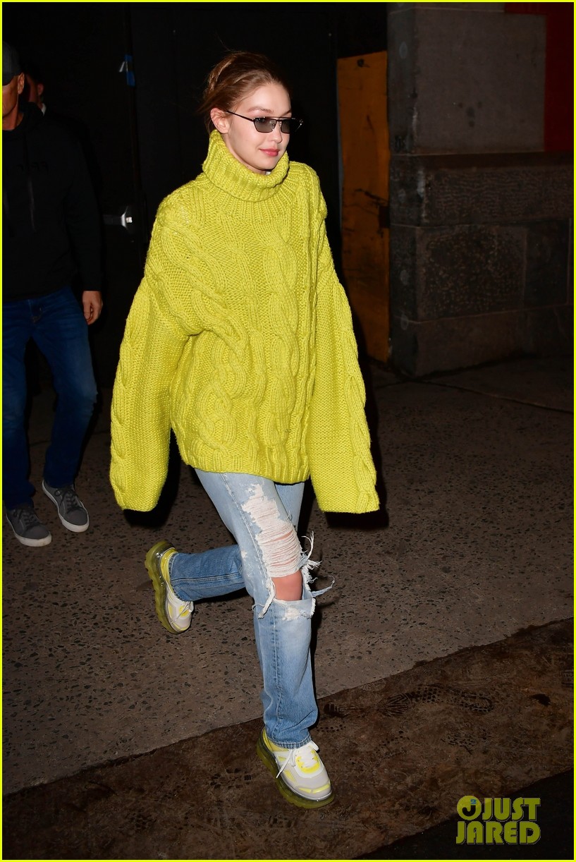 Kaia Gerber & Gigi Hadid Hit the Runway for Marc Jacobs NYFW Show!