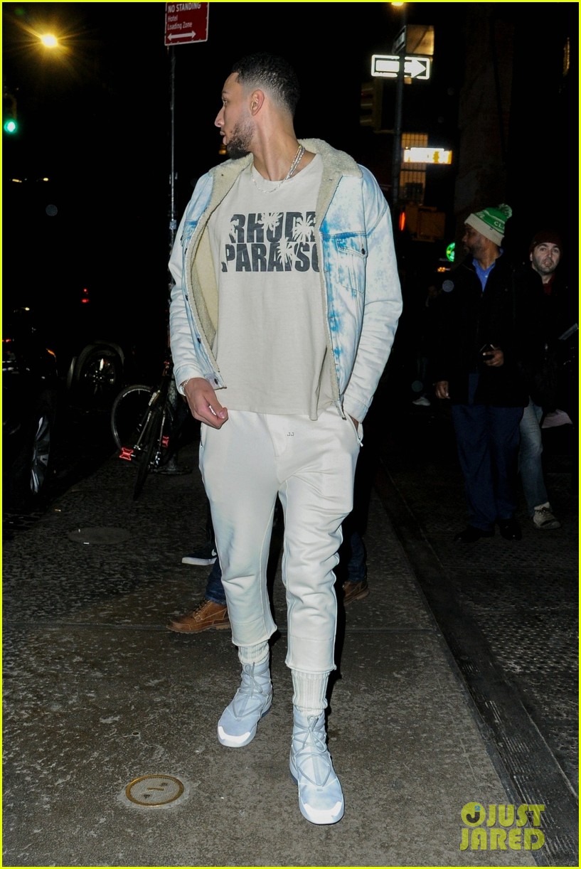 Kendall Jenner is Joined by Boyfriend Ben Simmons in NYC!