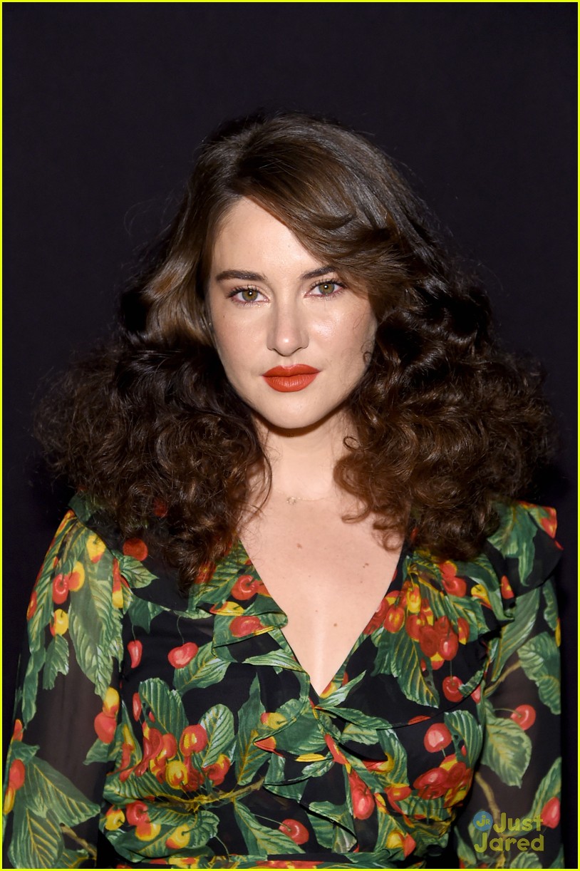 Shailene Woodley Channels The 1970s at Marc Jacobs' NYFW Show