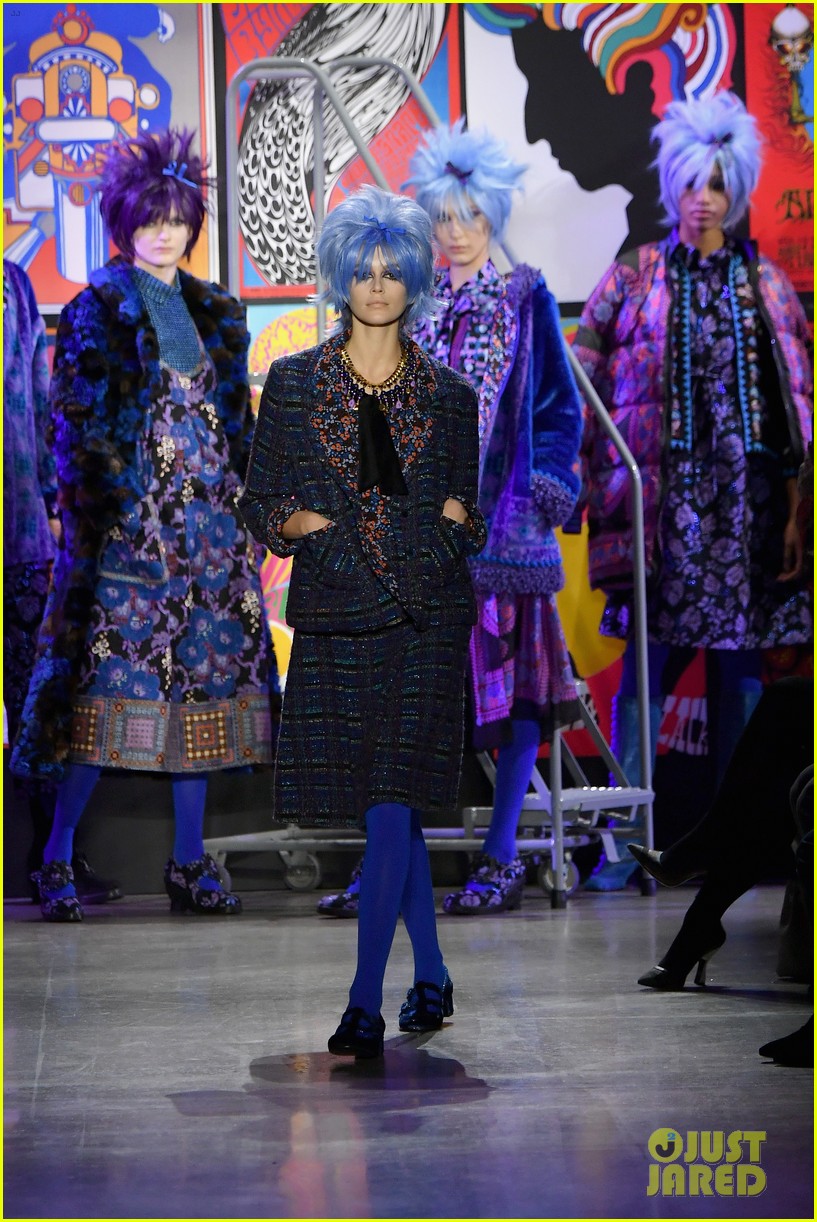 Grace VanderWaal Attends the Anna Sui Fashion Show!