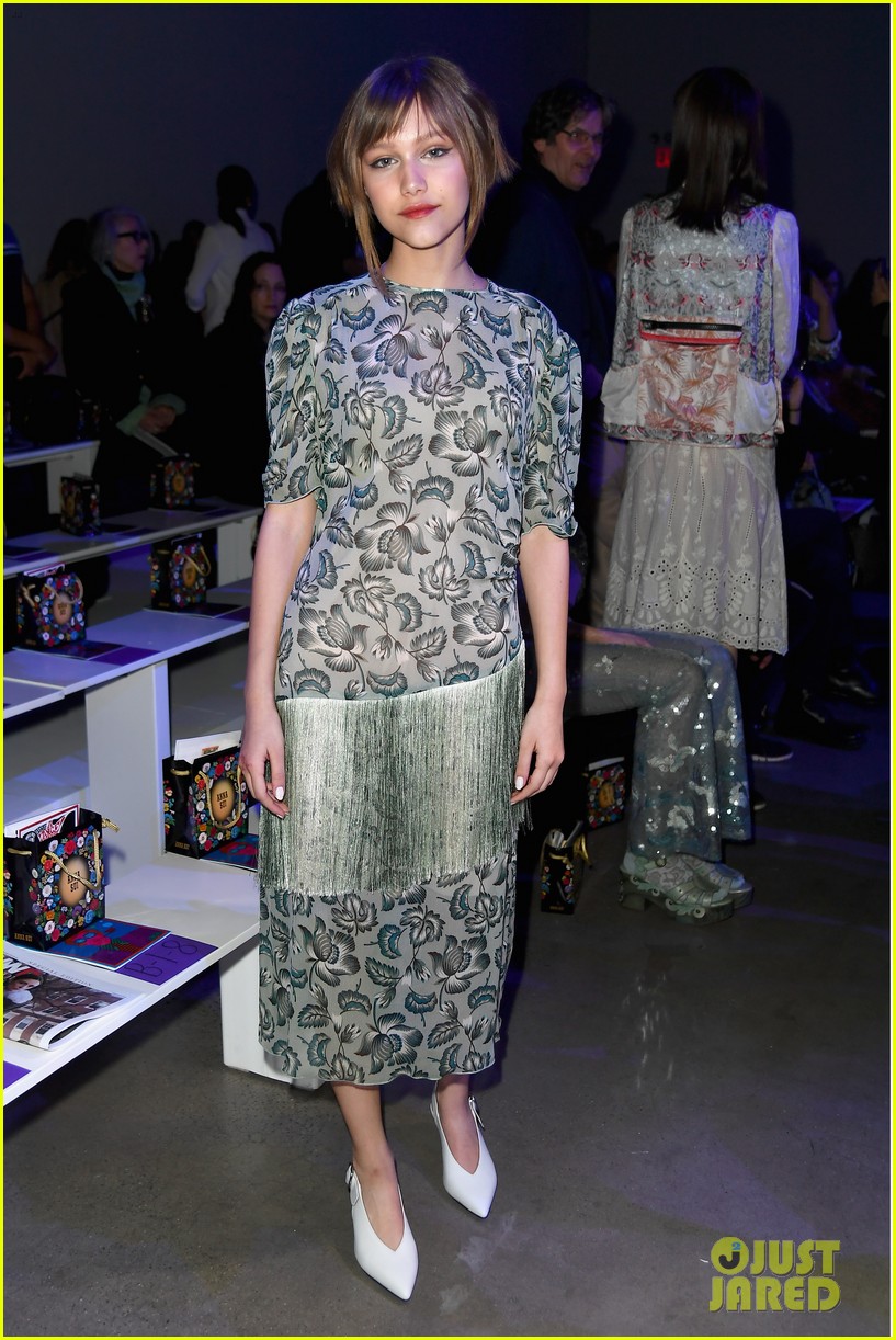 Grace VanderWaal Attends the Anna Sui Fashion Show!