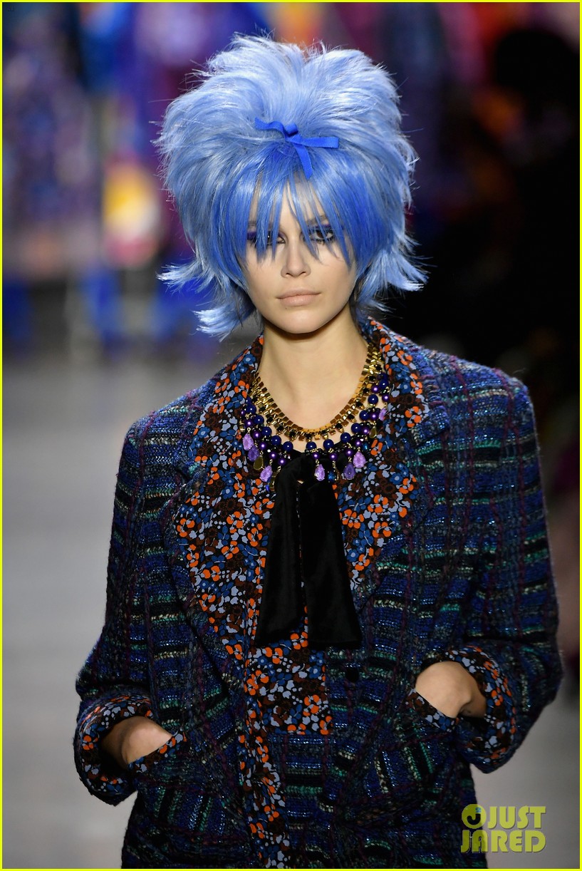Grace VanderWaal Attends the Anna Sui Fashion Show!