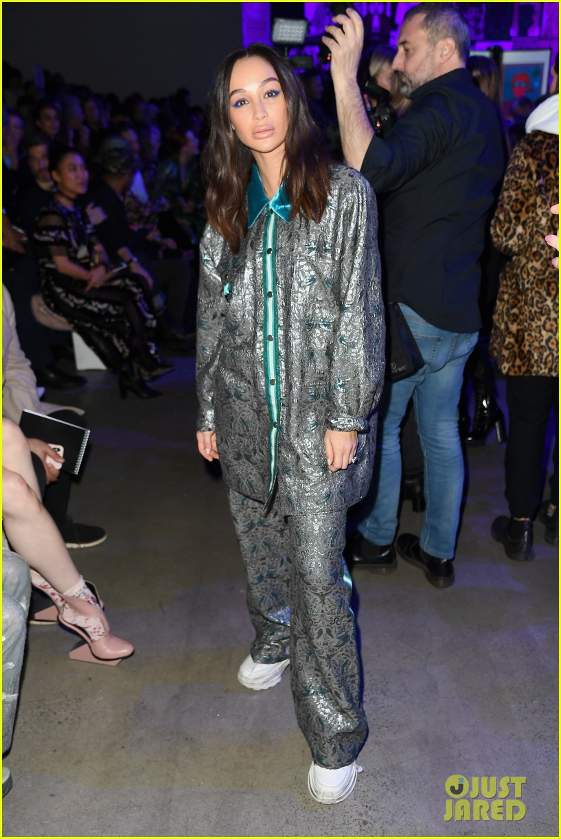 Grace VanderWaal Attends the Anna Sui Fashion Show!