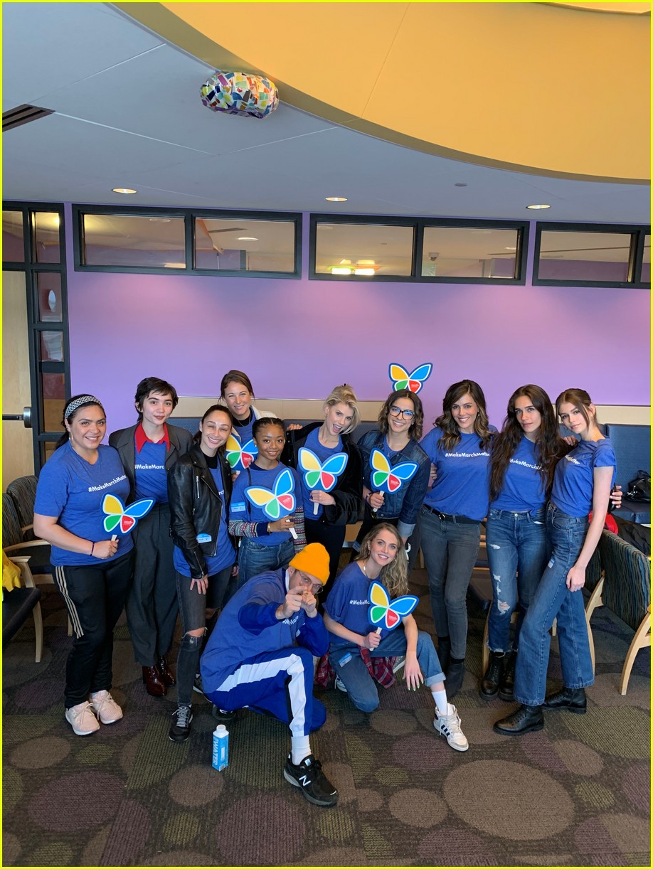 Kaia Gerber, Rowan Blanchard, & Skai Jackson Visit Patients at Children's Hospital LA