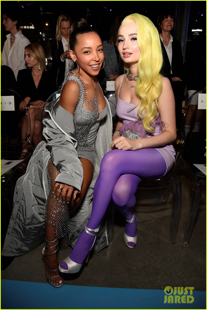 Carly Rae Jepsen, Skai Jackson, & Amanda Steele Get Colorful at Powerpuff Girls Fashion Show!