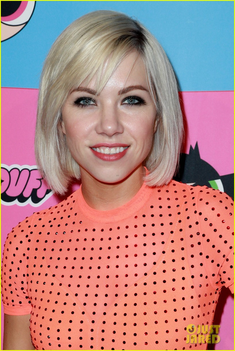 Carly Rae Jepsen, Skai Jackson, & Amanda Steele Get Colorful at Powerpuff Girls Fashion Show!