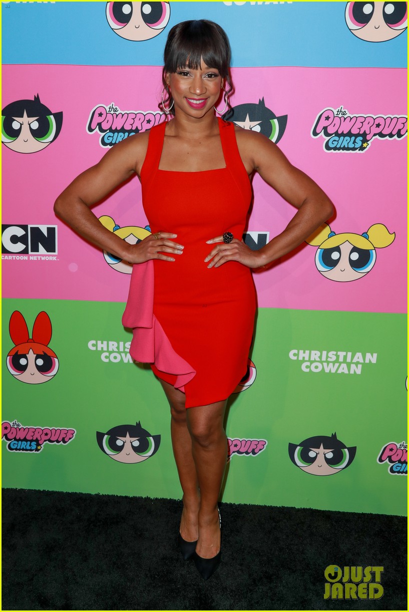 Carly Rae Jepsen, Skai Jackson, & Amanda Steele Get Colorful at Powerpuff Girls Fashion Show!