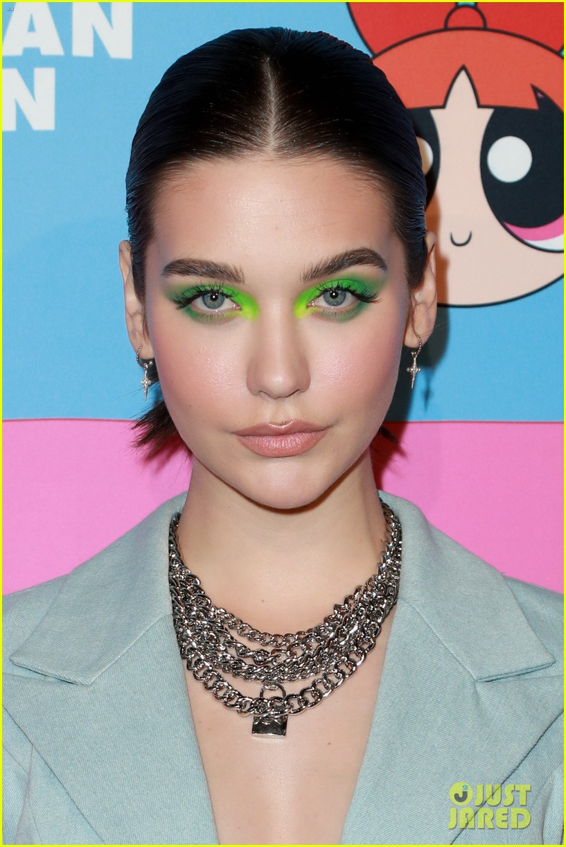 Carly Rae Jepsen, Skai Jackson, & Amanda Steele Get Colorful at Powerpuff Girls Fashion Show!