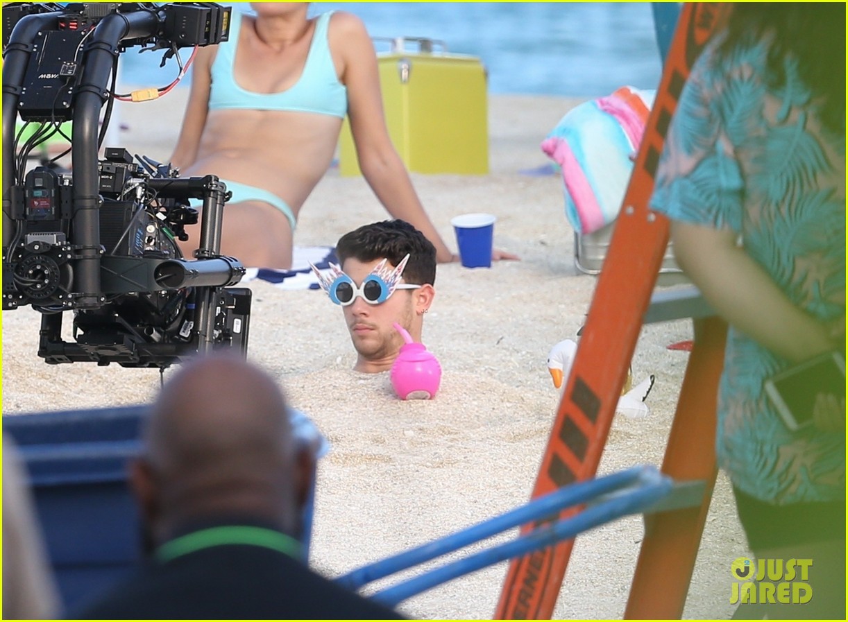 Nick & Kevin Jonas Film Their Music Video at the Beach!
