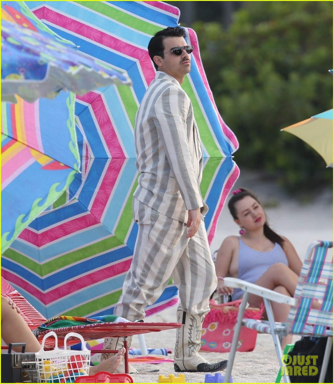 Nick & Kevin Jonas Film Their Music Video at the Beach!