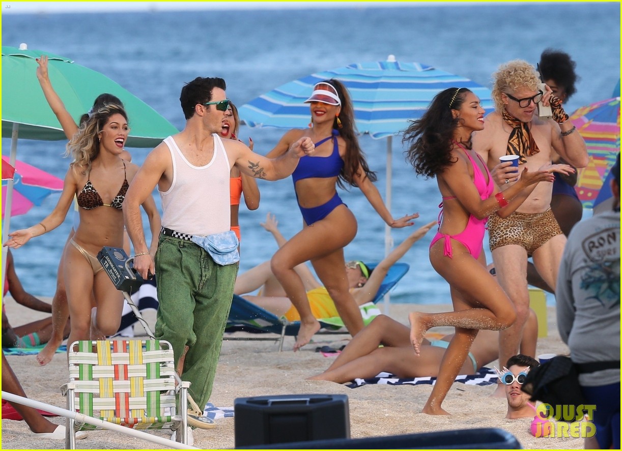 Nick & Kevin Jonas Film Their Music Video at the Beach!