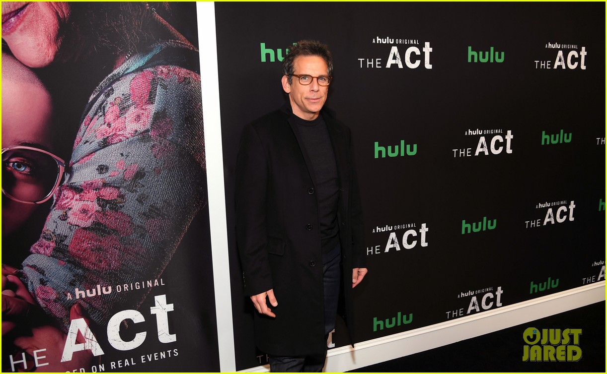 Joey King & AnnaSophia Robb Rock Headbands at 'The Act' Premiere!