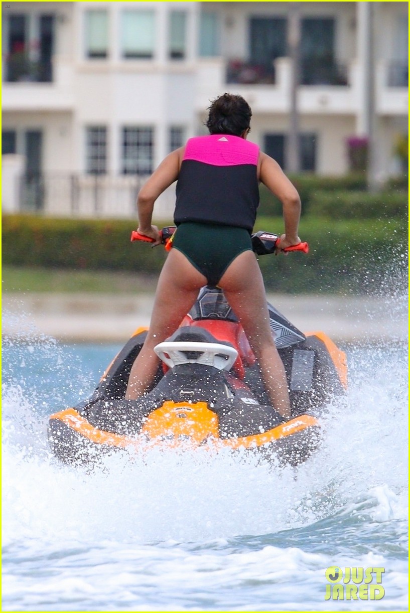 Nick Jonas Goes Shirtless Alongside His Family in Miami!