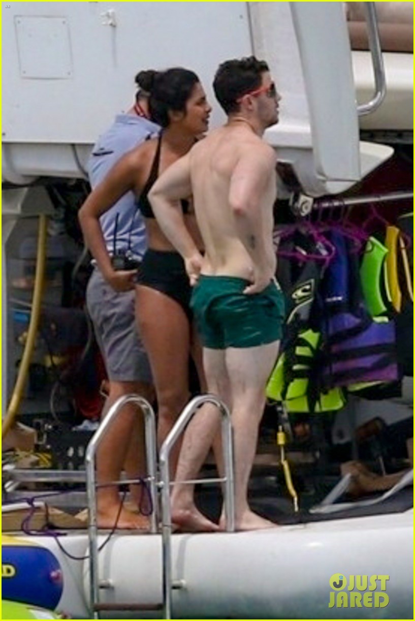 Nick Jonas Goes Shirtless Alongside His Family in Miami!