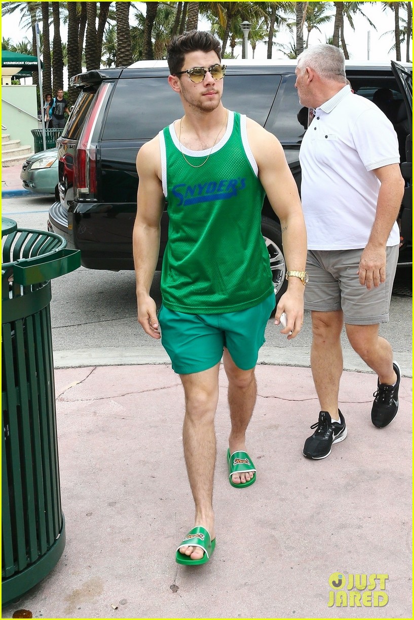 Nick Jonas Goes Shirtless Alongside His Family in Miami!