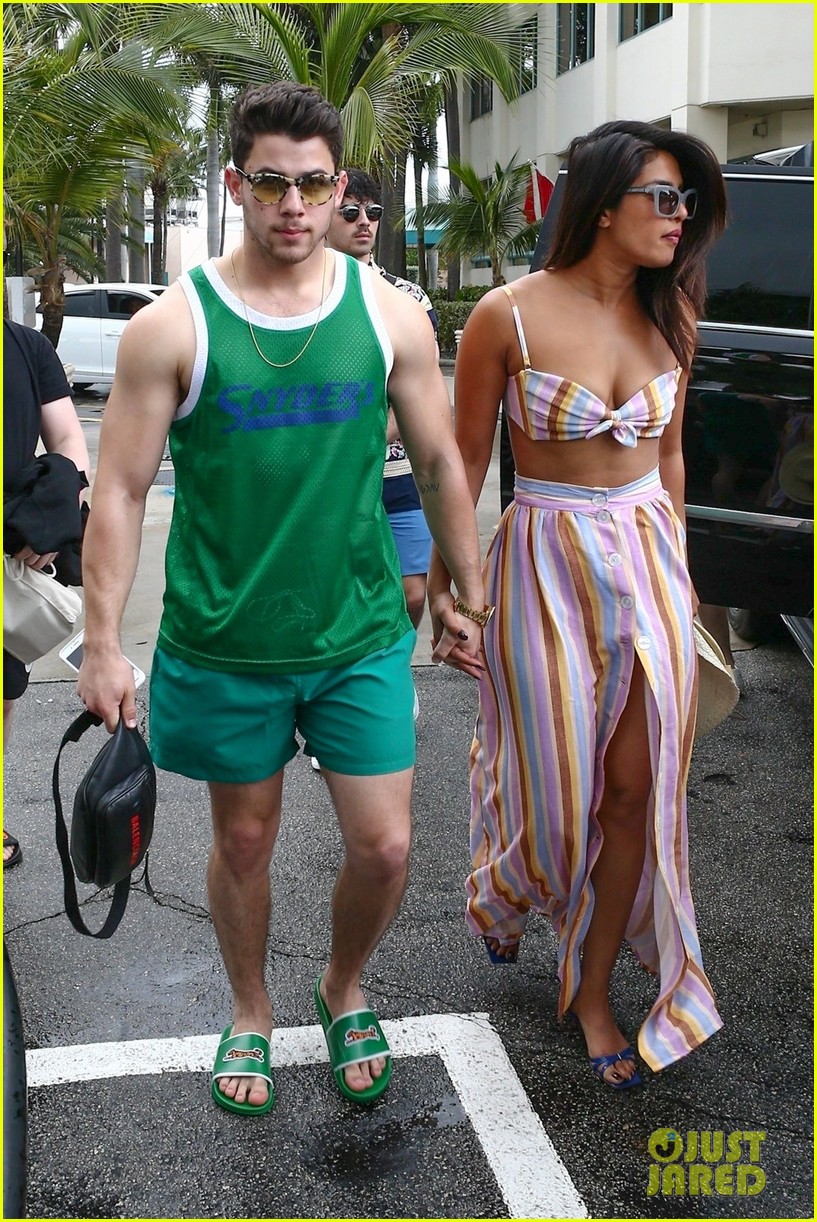 Nick Jonas Goes Shirtless Alongside His Family in Miami!