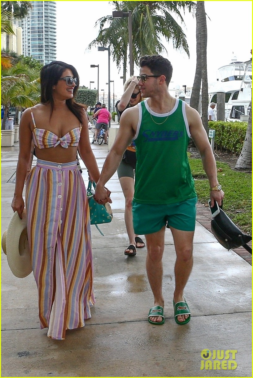Nick Jonas Goes Shirtless Alongside His Family in Miami!