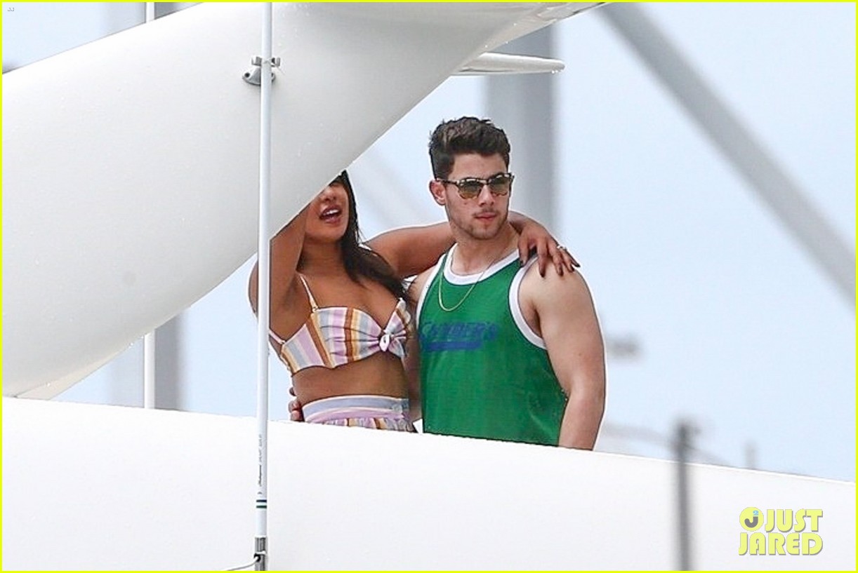 Nick Jonas Goes Shirtless Alongside His Family in Miami!