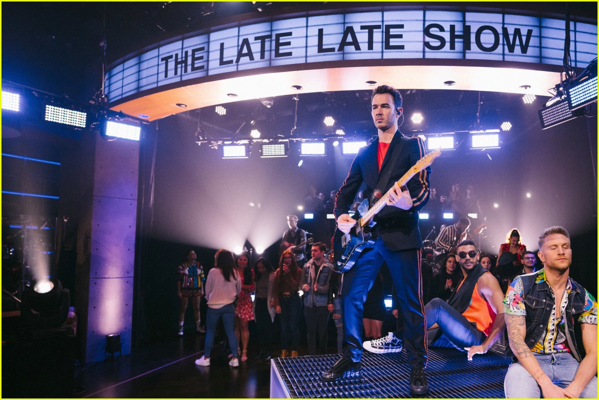 Jonas Brothers Perform 'Sucker' on 'Late Late Show' - Watch Now!