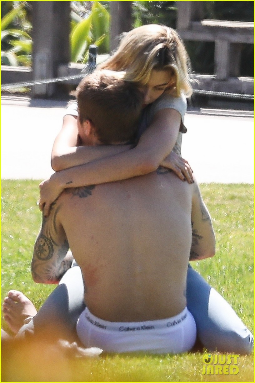 Justin & Hailey Bieber Hug It Out While Hanging Out at the Park