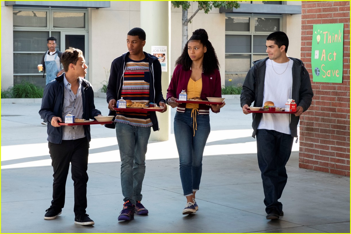 Netflix's 'On My Block' Gets Season 2 Trailer - Watch Now!