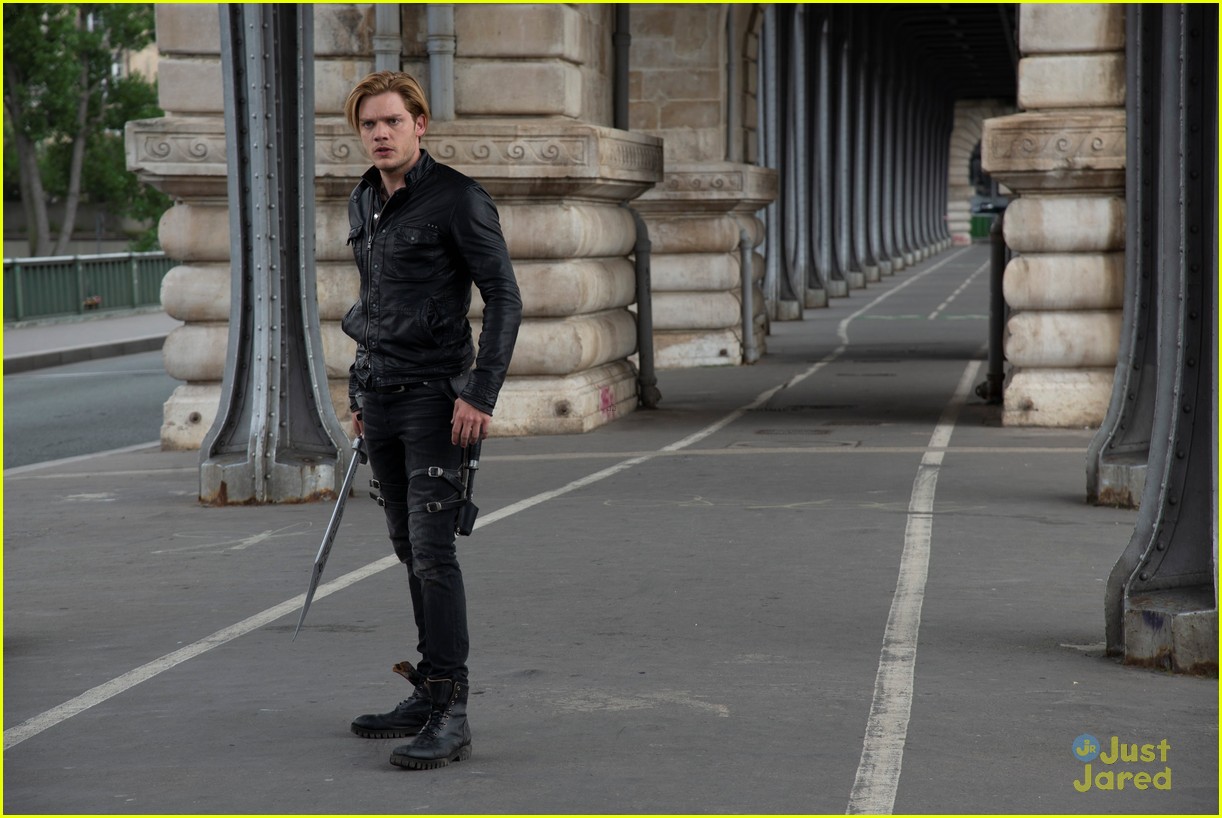 Clary & Jace Reunite in Paris on 'Shadowhunters' Tonight
