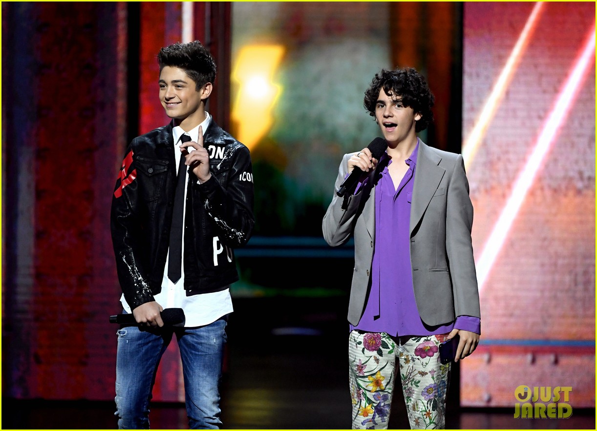 Asher Angel & Jack Dylan Grazer Bring 'Shazam' to Kids' Choice Awards 2019