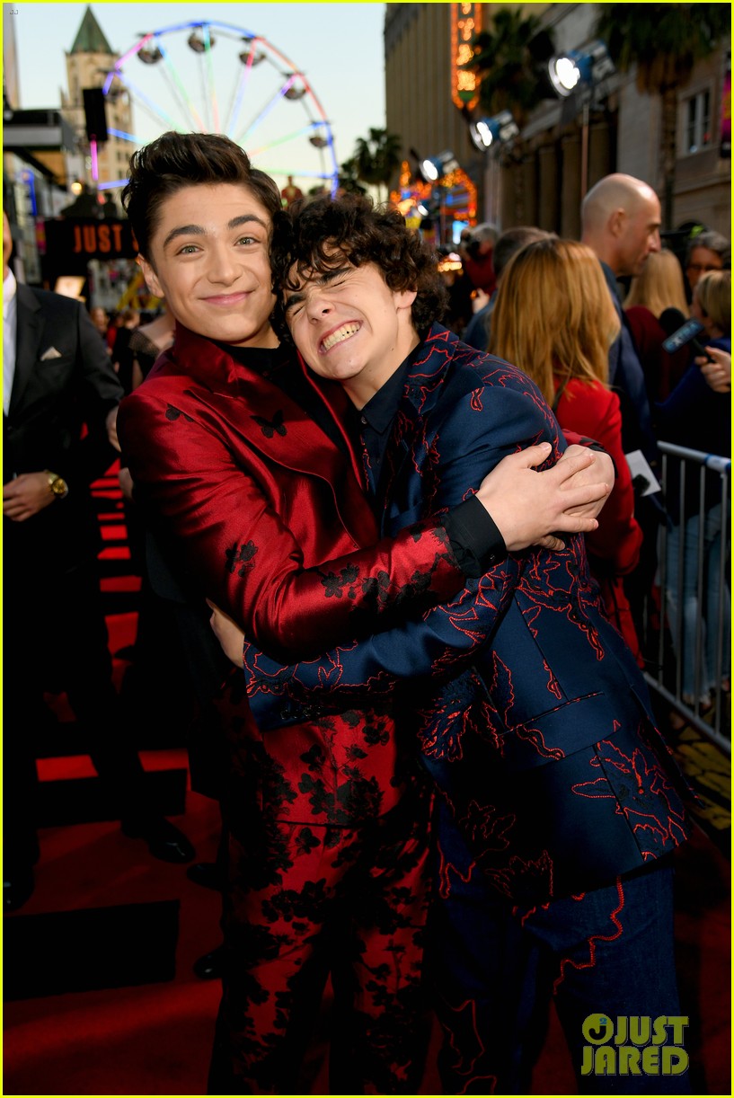 Asher Angel & Jack Dylan Grazer Hug It Out at 'Shazam!' Premiere in Hollywood!