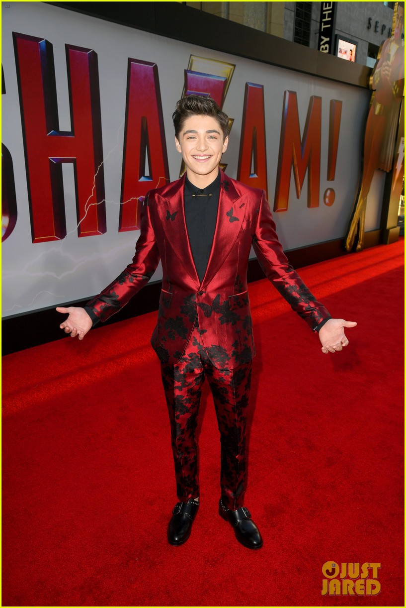 Asher Angel & Jack Dylan Grazer Hug It Out at 'Shazam!' Premiere in Hollywood!
