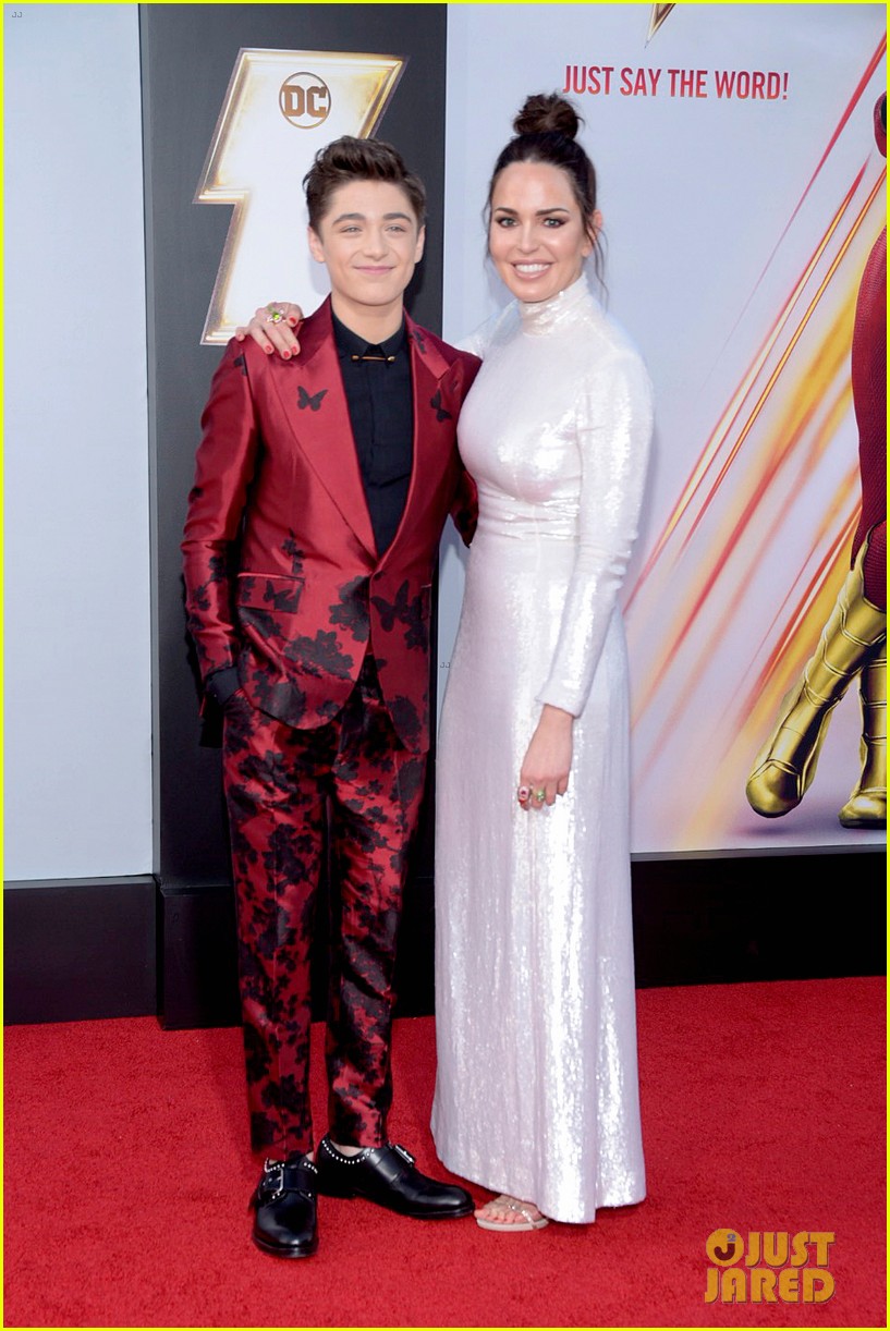 Asher Angel & Jack Dylan Grazer Hug It Out at 'Shazam!' Premiere in Hollywood!