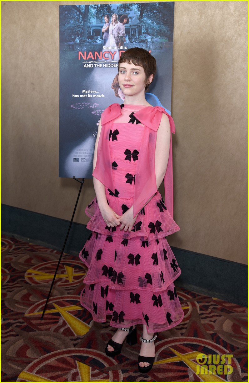 Sophia Lillis Is Pretty In Pink at the 'Nancy Drew & The Hidden Staircase' Premiere