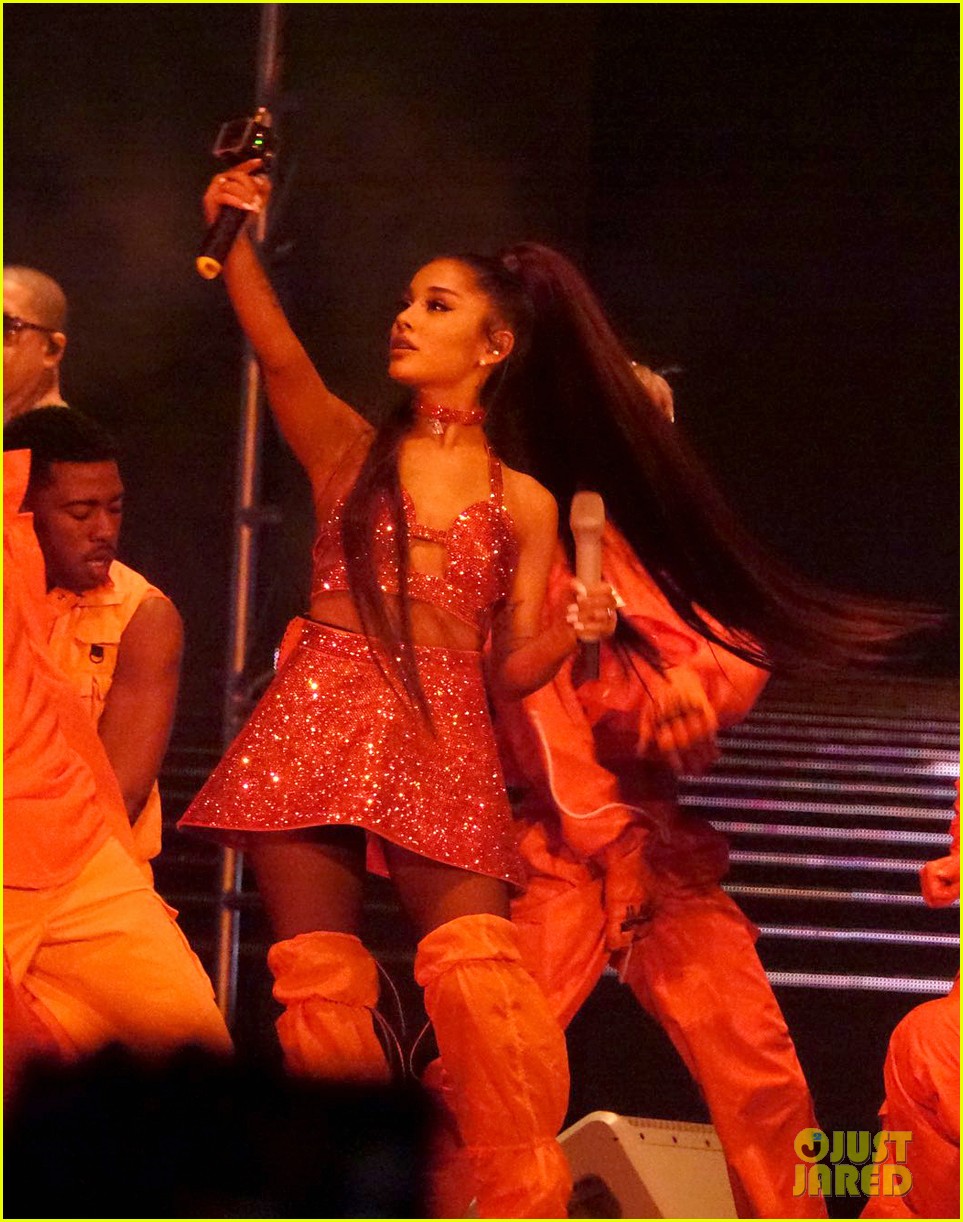 Ariana Grande Rocks The Stage at Final Night of Coachella's First Weekend!