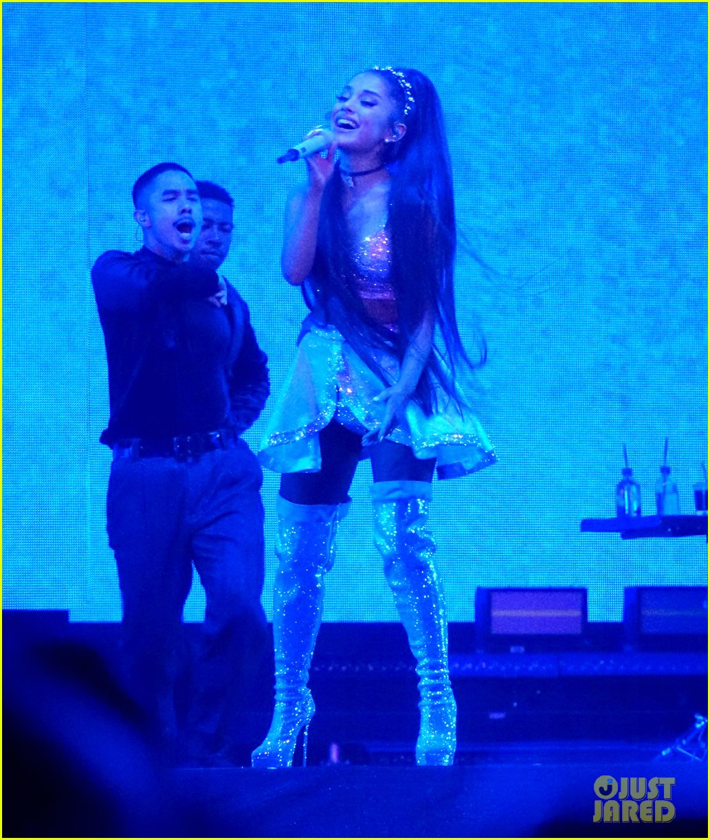 Ariana Grande Rocks The Stage at Final Night of Coachella's First Weekend!