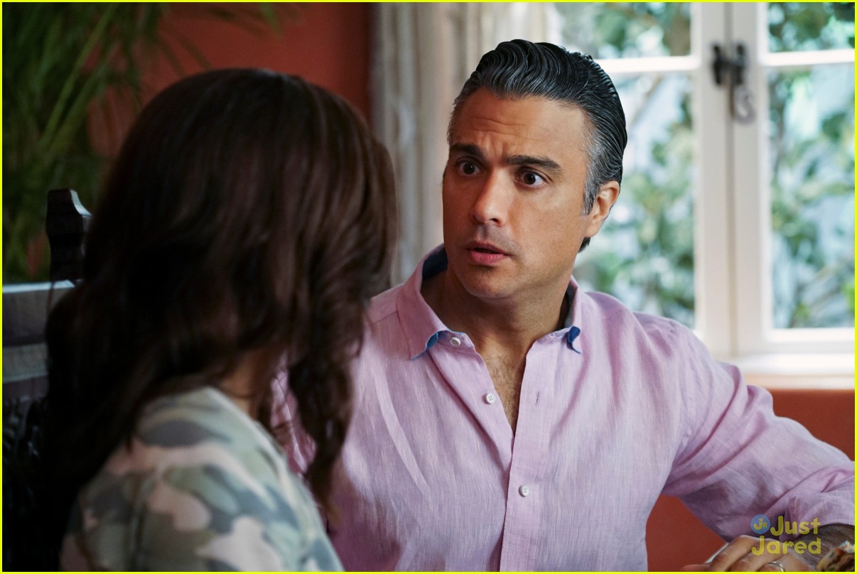 Jane Gets To Celebrate Her 30th Birthday on 'Jane The Virgin' Tonight