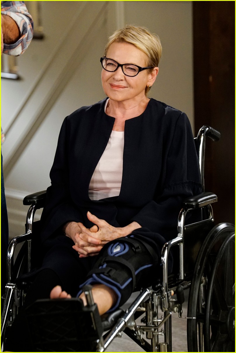 See the First Pic of Joey King in 'Life in Pieces!' 