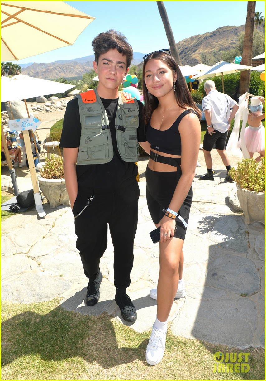 Maddie & Mackenzie Ziegler Soak Up the Sun at Coachella