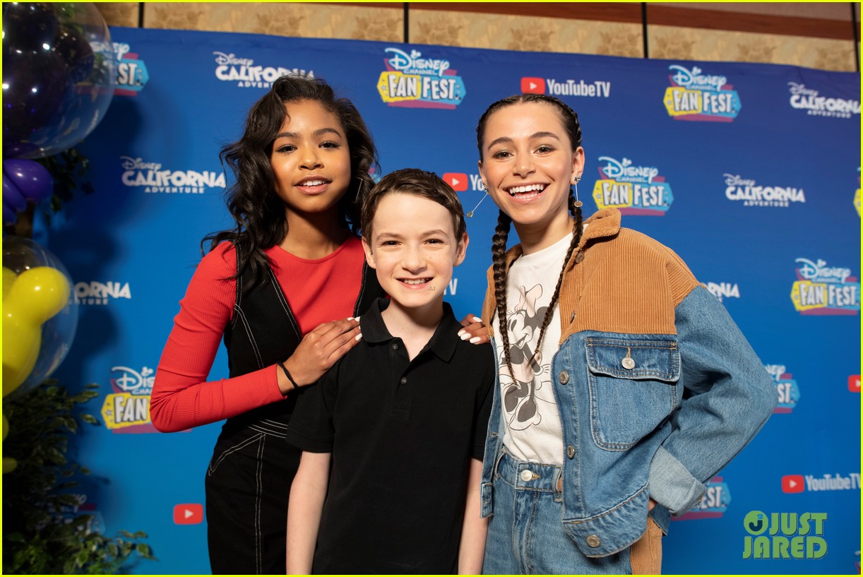 Navia Robinson & Sky Katz Bring 'Raven's Home' to Disney Channel Fan Fest!
