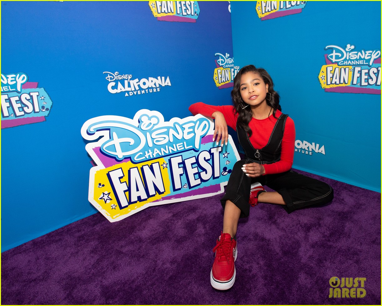 Navia Robinson & Sky Katz Bring 'Raven's Home' to Disney Channel Fan Fest!