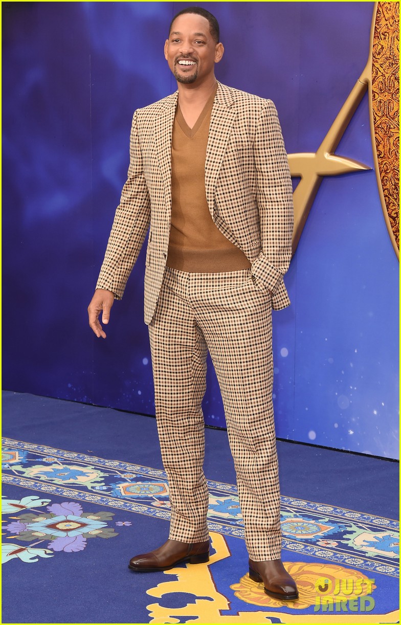 Naomi Scott & Mena Massoud Join Will Smith at 'Aladdin's London Premiere!