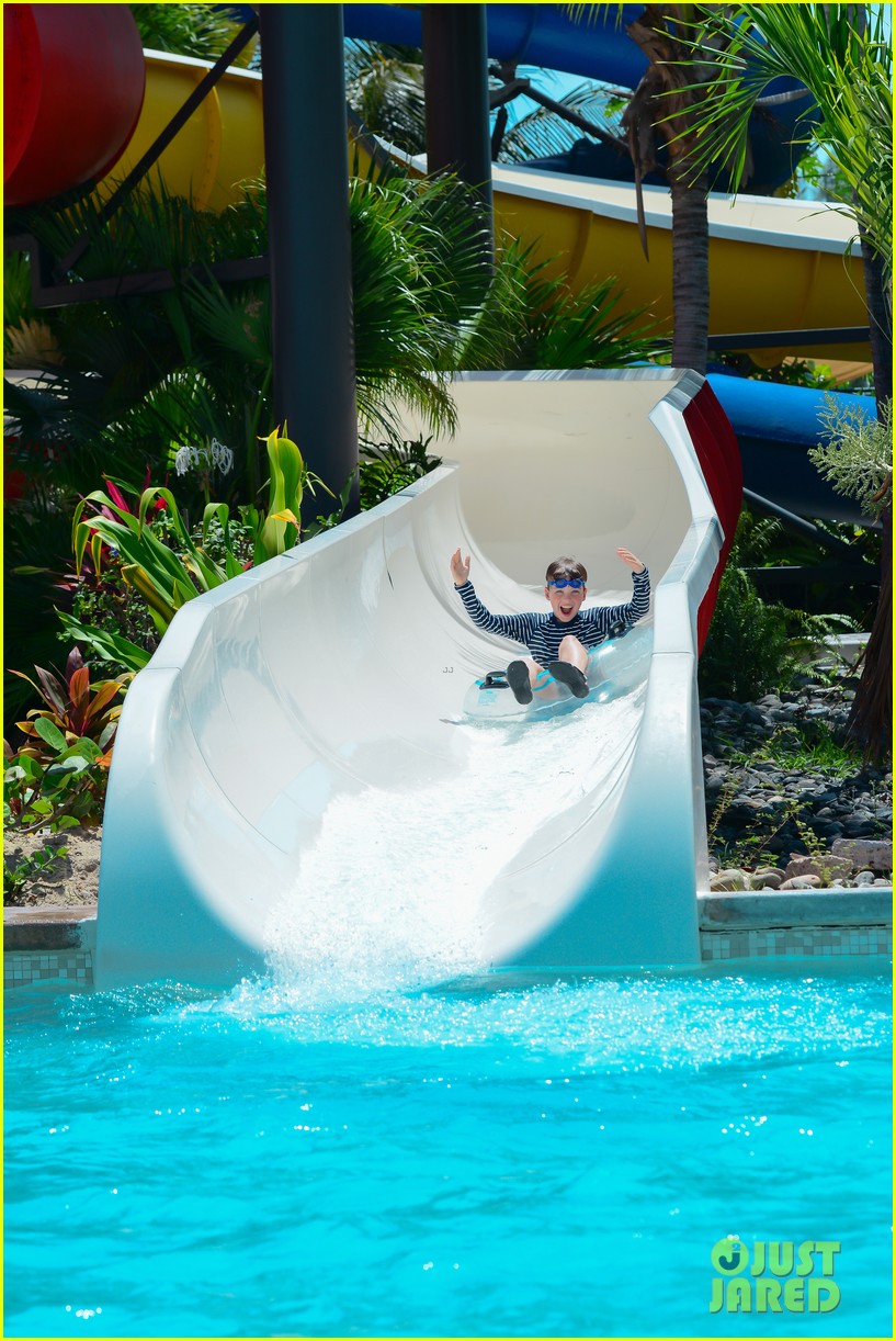 Iain Armitage Goes on a Dream Vacation in the Turks & Caicos!