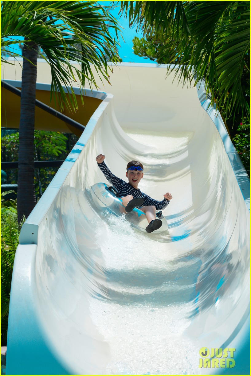 Iain Armitage Goes on a Dream Vacation in the Turks & Caicos!